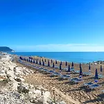 Apartman Zaffiro By Ermosa - A 300 M Dal Mare